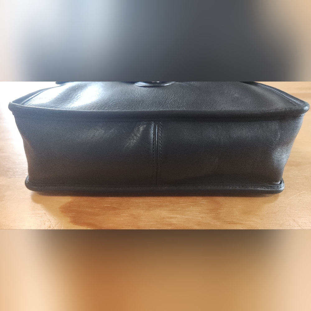 Coach Classic Willis Bag - Picture 8 of 16